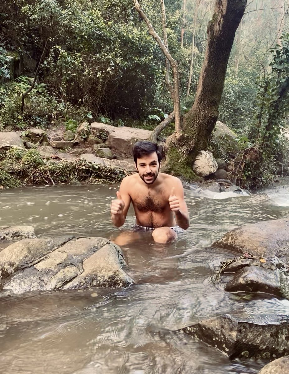 Reformei a maçã 🍎 Novo lema: One cold shower a day, keeps the doctor away ❄️💪🏽 Eu já não passo sem pelo menos 1 duche frio todos os dias. E vocês? #cold #