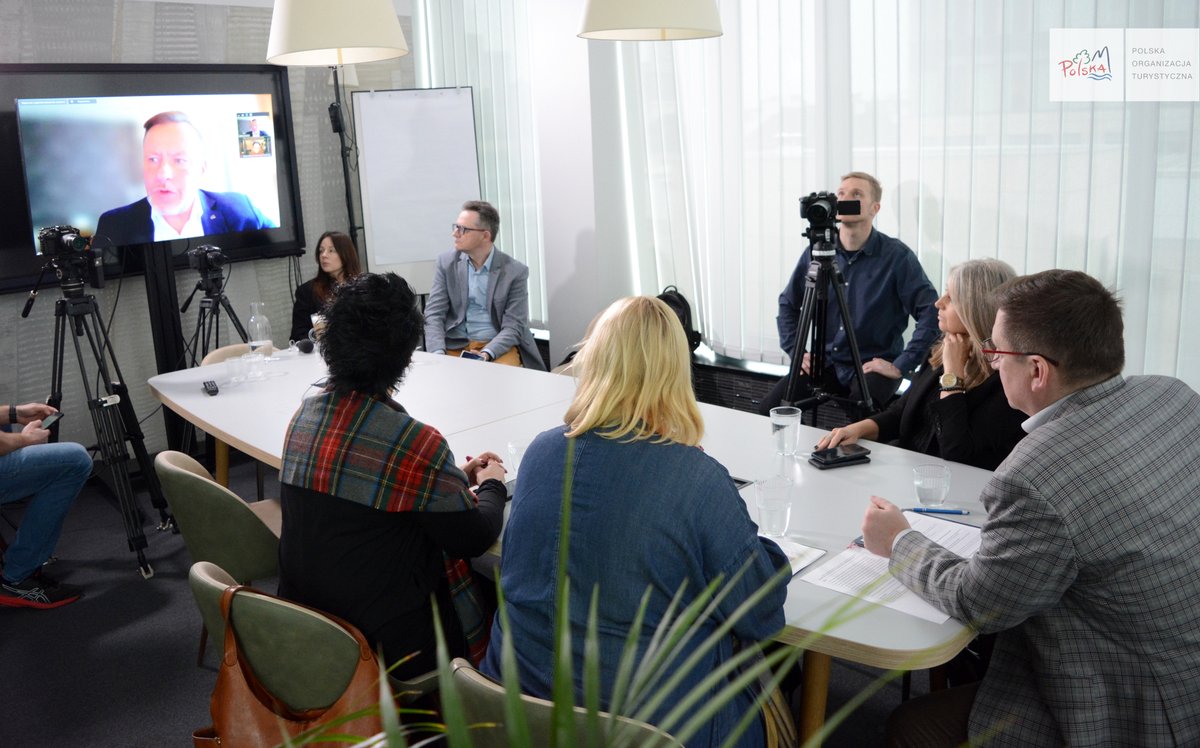 POT_GOV_Pl's tweet image. Trwa debata na temat roli i znaczenia turystyki biznesowej w 🇵🇱 z udziałem prezesa #POT Rafała Szmytke, kierownik @PolandCvB @ksiazek_aneta, wiceprezes @krakow5020 Pauli Fanderowskiej, dyr. gen. #PIPT Beaty Kozyry oraz CEO Travel Projekt DMC Poland Joanny Montenarh. 💼