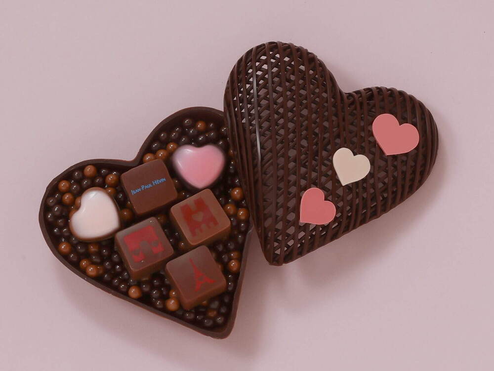 fashionpressnet's tweet image. ジャン＝ポール・エヴァン24年バレンタイン、“パリの街”に想いを込めた限定ボンボン ショコラアソート - fashion-press.net/news/112990