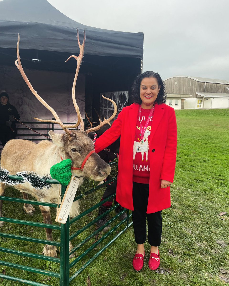 On my way to Bristol to collect my little Prince from uni, and have just finished listening to ‘The Arctic Railway Assassin by @MGLnrd & @samuelsedgman I’ve loved listening to these Adventures on Trains books while on dog walks. This one was my favourite; I love a reindeer! 🦌