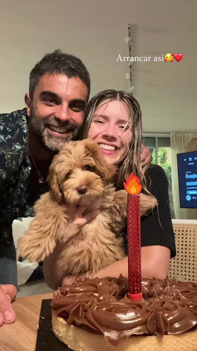 fixmelaufer_'s tweet photo. Su primer cumpleaños con Miel ✨🐶❤❤❤. https://t.co/iKSOexcA0u