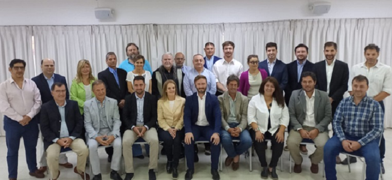 #AHORA en #TareaFina, El Sec. d Desarrollo Institucional en <a href="/MuniConcordia/">Concordia Municipalidad</a> d la gestión <a href="/azcue_francisco/">Gringo Azcue</a> quien estará a cargo de darle la impronta de Modernización al municipio. La desentralización de las áreas y los proyectos estratégicos como ejes rectores. <a href="/LauraTerenzano/">Laura Terenzano 💚</a>