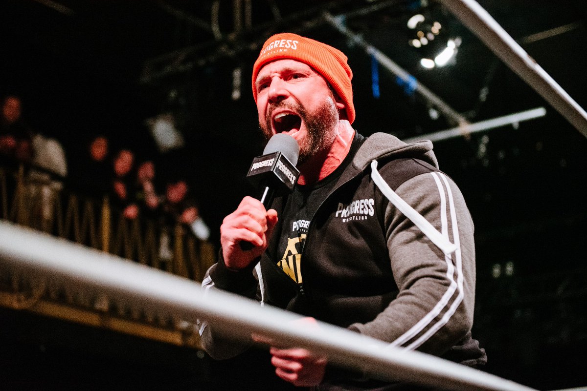 👕 We’re giving away a PROGRESS fan jacket that was worn by @simonmiller316 at #VENDETTA at the exact time he KO’d @tatemayfairs 

TO ENTER: 

❤️ Like/Follow MerchPROGRESS. 
🫶 Comment & tag a friend
♻️ Reshare this post. 

Closing: Mon 18th Dec at 6pm

#PROGRESSWrestling