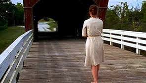 À 20h55 sur <a href="/ARTEfr/">ARTE</a>, on suit Clint Eastwood et Meryl Streep «Sur la route de Madison» (1995). L’histoire d’amour d’une femme au foyer mariée et d’un photographe dans l’Amérique des années 60 peut-elle durer ? Eastwood cinéaste bouleverse en captant les gestes et les regards