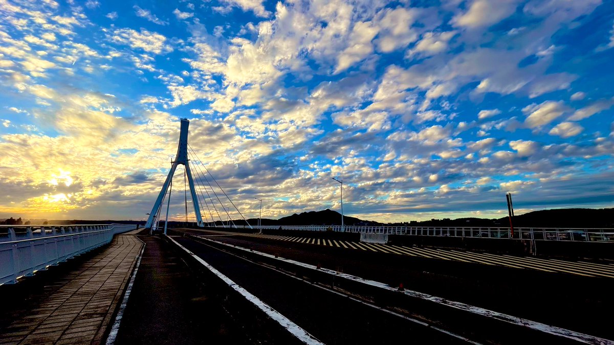 fullstackpanic's tweet image. Sunset ride.