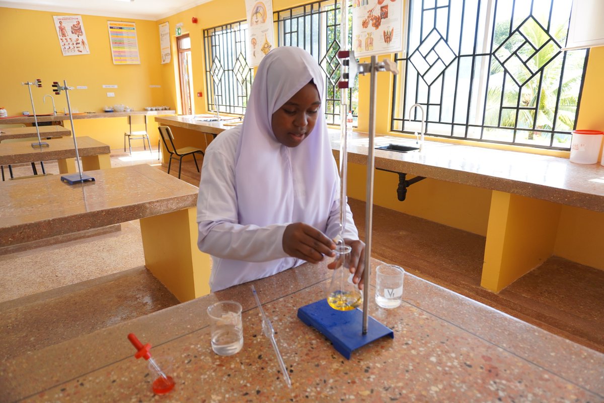 The number of #women in science in #Africa is below 20%. In Tanzania, #KOICA, @UNOPS, and the Ministry of Education built laboratories & procured equipment for 10 secondary schools where girls will have the chance to develop and explore their skills toward science careers. #SDG4