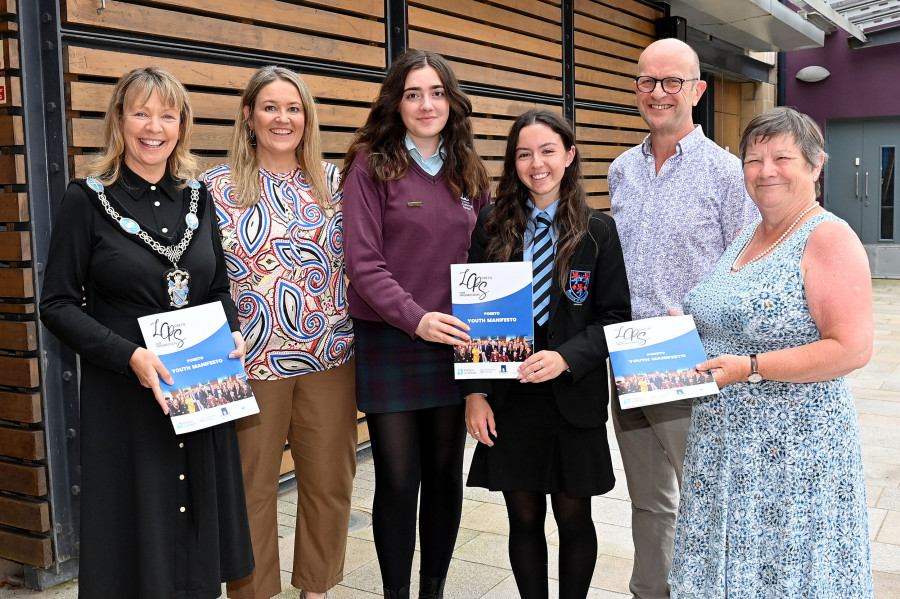 A Youth Manifesto for Change, brought about the challenges facing young people today on both sides of the border, was launched back in June via Politics in Action #IFI2023 internationalfundforireland.com/media-centre/p…