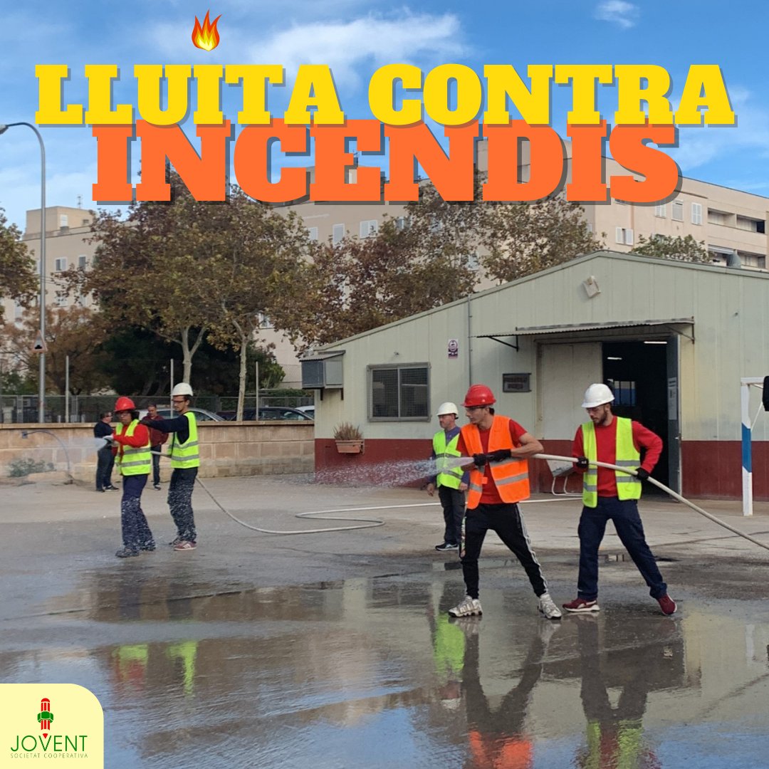 L' altre dia l'alumnat de Dual Mariner de Ports van practicar la lluita contra incendis amb mànegues i simulacres de situacions d'emergència per millorar les seves habilitats i preparació davant d'incendis. 💦🔥

#cooperativajovent
#jovent
#coopjovent