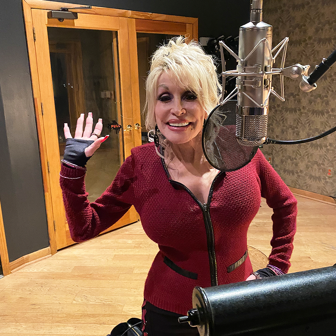 WarmAudio's tweet image. The Queen of Country is topping the Billboard charts on our WA-47!

#WarmAudio #DollyParton #Billboard #WA47 #TubeMic #StudioLife #StudioRecording #RecordingStudio #NewRelease #VocalMic #Vocals #VocalRecording #Recording