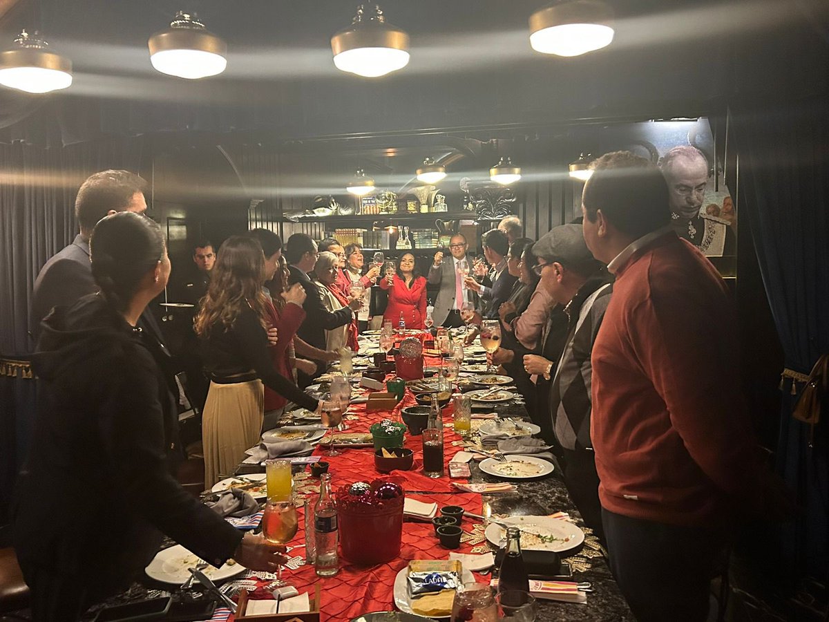IMEF Guanajuato (@imefgto) on Twitter photo Se llevó acabo la comida de fin de año en donde nuestra presidenta <a href="/IselaRamirezRev/">Isela Ramírez Revilla</a> agradeció el trabajo realizado por todos los asociados y deseándoles #FelicesFiestas ,
Disfrutando el convivió
#economia
#finanzas
#emoresarios
#profesionistas Se llevó acabo la comida de fin de año en donde nuestra presidenta <a href="/IselaRamirezRev/">Isela Ramírez Revilla</a> agradeció el trabajo realizado por todos los asociados y deseándoles #FelicesFiestas ,
Disfrutando el convivió
#economia
#finanzas
#emoresarios
#profesionistas