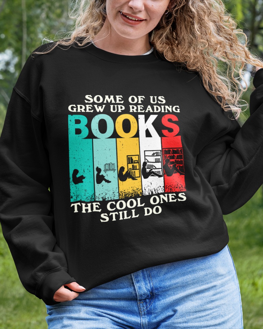 Embrace your bookworm status with style. 📚 Stay stylish while proudly showing off the love for books. Get yours here➡️propertee.space/reading-books