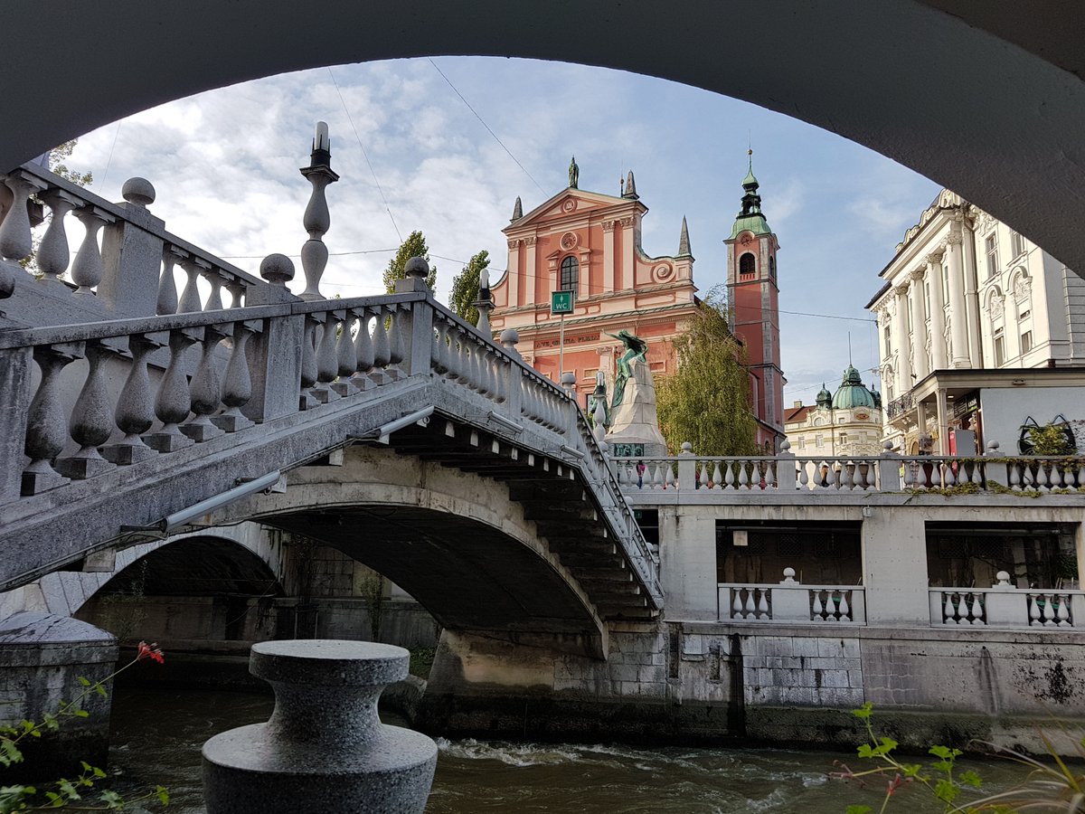 📢Save the date for the next SIG-Marcomms meeting in Ljubljana🇸🇮 March 5-6🗓️at @ArnesInfo What to expect: bit.ly/3RMoQVc 🎙️workshop on podcasts 📊workshop on service marketing & more! Call for presentations closes on January 15‼️ Register👉events.geant.org/event/1576/