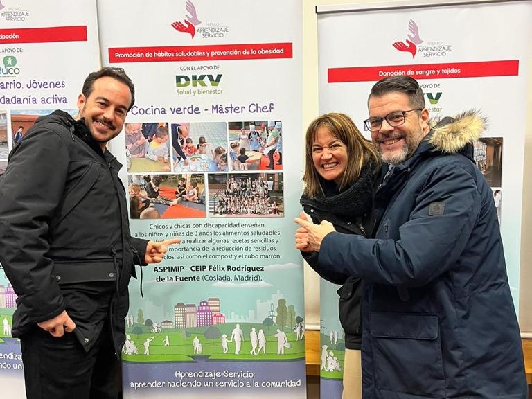 Onda Cero Coslada (@ondacerocoslada) on Twitter photo COSLADA
- El CP Felix Rodríguez de la Fuente y <a href="/ASPIMIP/">AS.PI.MIP.</a> (Asoc para la inclusión social de personas con diversidad funcional CAM) recogen el Premio ApS (Proyecto Cocina Verde – Master Chef).
m.facebook.com/story.php?stor…
<a href="/OndaCeroCoslada/">Onda Cero Coslada</a> 102.0 FM COSLADA
- El CP Felix Rodríguez de la Fuente y <a href="/ASPIMIP/">AS.PI.MIP.</a> (Asoc para la inclusión social de personas con diversidad funcional CAM) recogen el Premio ApS (Proyecto Cocina Verde – Master Chef).
m.facebook.com/story.php?stor…
<a href="/OndaCeroCoslada/">Onda Cero Coslada</a> 102.0 FM