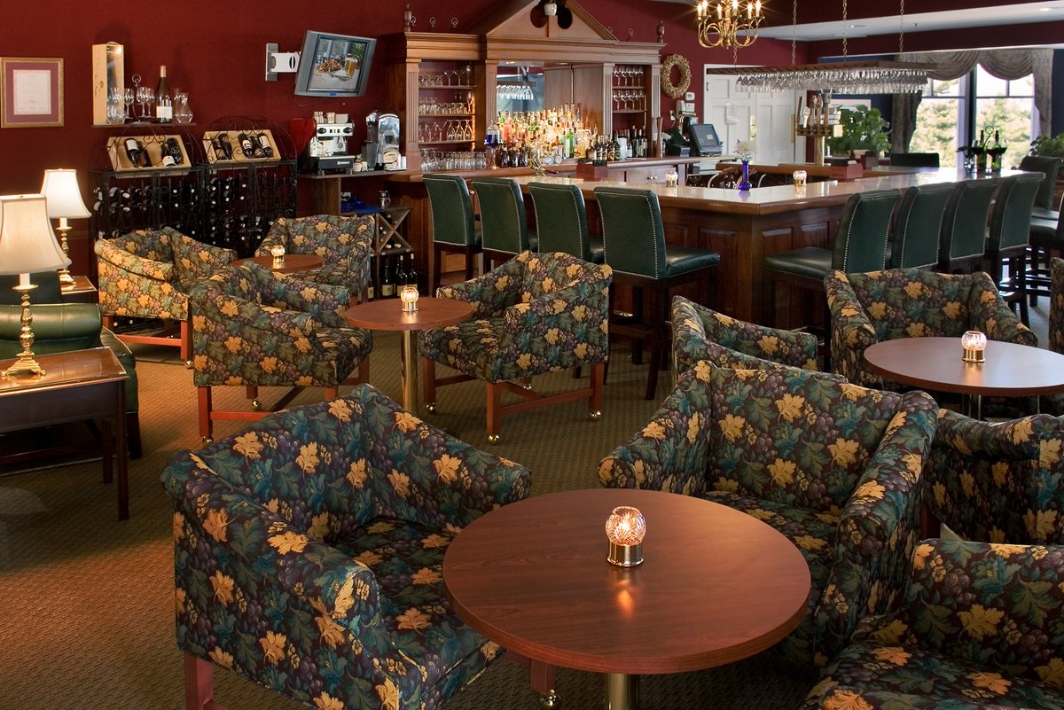 Please note the following date that Ledges Restaurant and Tullamore Tavern will be closed to the public:

Tuesday - December 19th - Closed for a private staff Christmas party

Thank you for your understanding.