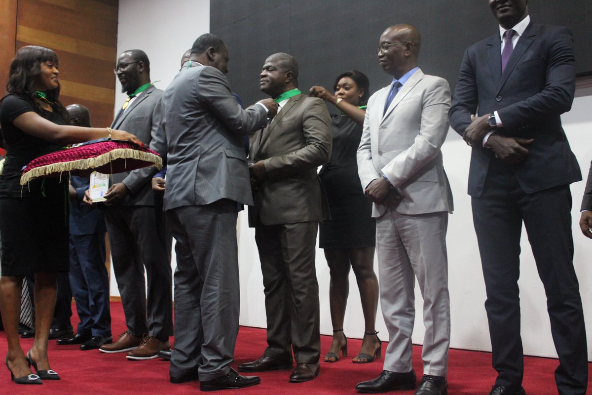 SanUniversite's tweet photo. Le Président de l’Université de San Pedro,  élevé à la dignité de Commandeur dans l’ordre de l’éducation nationale de Côte d’Ivoire.
Les deux vice-présidents et le Directeur des Ressources Humaines, élevés au grade d'Officier.

Sercom https://t.co/UVhdxWM6ir