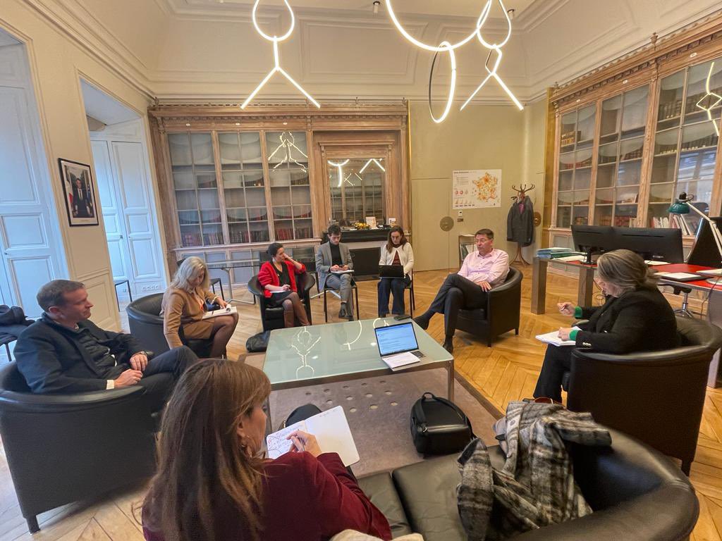 J-P Dugoin-Clément (@jpdugoinclement) on Twitter photo 🏡 Rencontre ce matin entre la <a href="/Fnau_urba/">FNAU - Fédération des agences d’urbanisme</a> et le Ministre du logement <a href="/P_Vergriete/">Patrice Vergriete</a>
👉🏻 Avec <a href="/SoniadlpCaen/">Sonia de la Provôté</a> et @BartheletCathe1 nous avons pu échanger pendant une bonne heure sur la feuille de route du Ministre, les difficultés auxquelles il est confronté et les projets de loi qu’il 🏡 Rencontre ce matin entre la <a href="/Fnau_urba/">FNAU - Fédération des agences d’urbanisme</a> et le Ministre du logement <a href="/P_Vergriete/">Patrice Vergriete</a>
👉🏻 Avec <a href="/SoniadlpCaen/">Sonia de la Provôté</a> et @BartheletCathe1 nous avons pu échanger pendant une bonne heure sur la feuille de route du Ministre, les difficultés auxquelles il est confronté et les projets de loi qu’il
