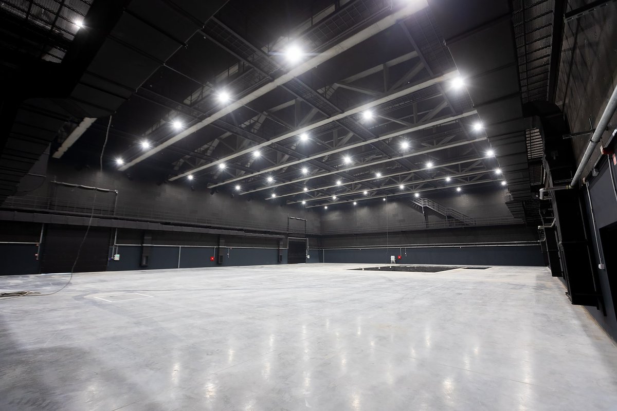 FilmInSerbia's tweet photo. October brought us opening #FireflyStudios, the most modern studio complex in the region! Nestled near Pancevo, this facility spans 12,500 square meters, featuring three studios and a specialized pool for breathtaking underwater filming. 🎥
https://t.co/0u2zFB9yQz https://t.co/p0GvcTtWoH