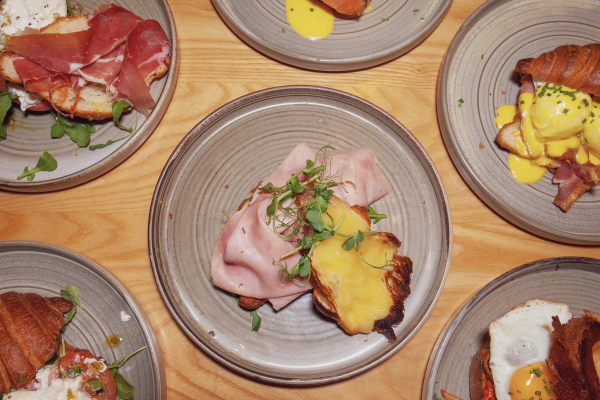 EatLpl's tweet image. FREE ITALIAN COFFEE &amp;amp; STUFFED CROISSANTS AT GRAN CAFFE DUKE STREET // 🥐

The popular Italian coffee shop, pasticceria and gelateria, opens on Duke Street on Wednesday 20th December and is giving away hundreds of FREE Italian coffees and stuffed brunch croissants from 3-8pm.