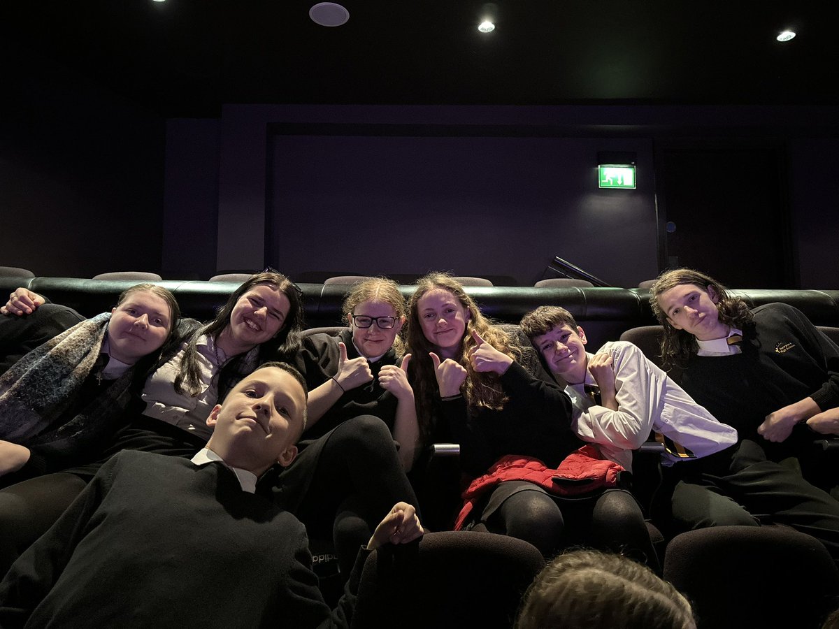 Excited to watch the production <a href="/Transition_NHS/">NHSTransition</a> @NHSmusicteam <a href="/AMCNewportHigh/">Miss Cox</a>