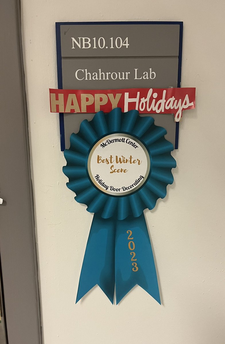 Happy Holidays from the Chahrourlab.org 
I love this creative crew <a href="/laurettahayek/">Lauretta El Hayek</a> <a href="/shayalv/">Shayal</a> ! We got the Best Winter Scene @UTSWNews 🎁🎄🛷❄️🐭