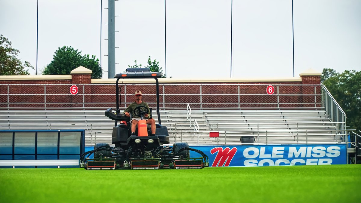 🇺🇸 “We have to provide the best playing surfaces that we possibly can, and we have to have the best equipment.” - Brian McNeil – Assistant Director of Sports Turf – Ole Miss: University of Mississippi.

Learn more: jacobsen.com/sports-mowers 

#Jacobsen #SportsTurf