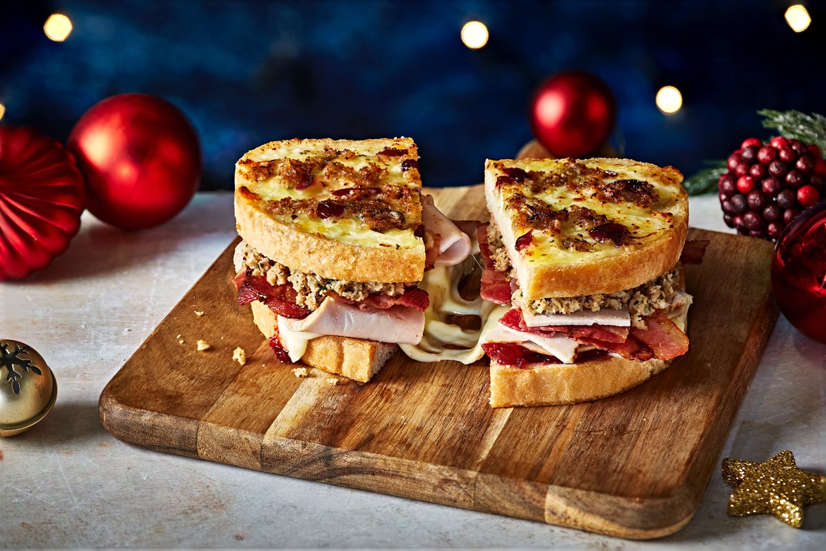 Serving up holiday happiness with our Christmas Tosta! 🎄 Succulent turkey and sweet-cure bacon, with our homemade sage and onion stuffing, finished perfectly with cranberry and chilli jam. 'Tis the season for flavour-filled delights!