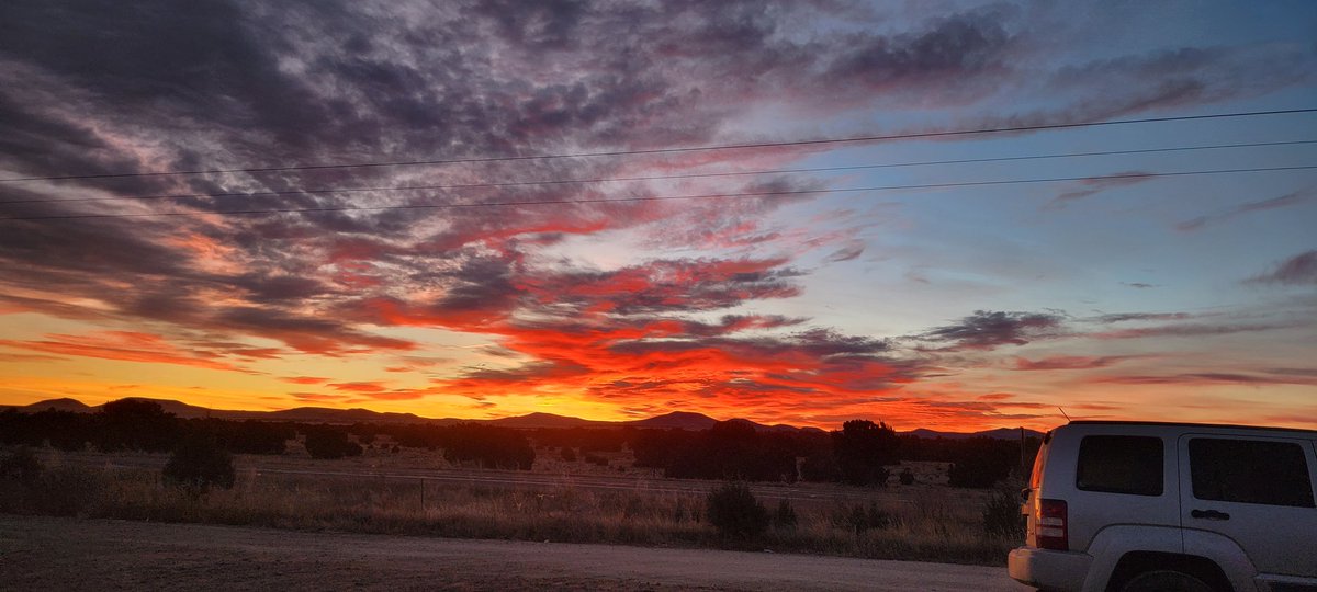 Another beautiful sunrise at the bus stop.  #sunrisesofx #offgridlife #morningbusrun