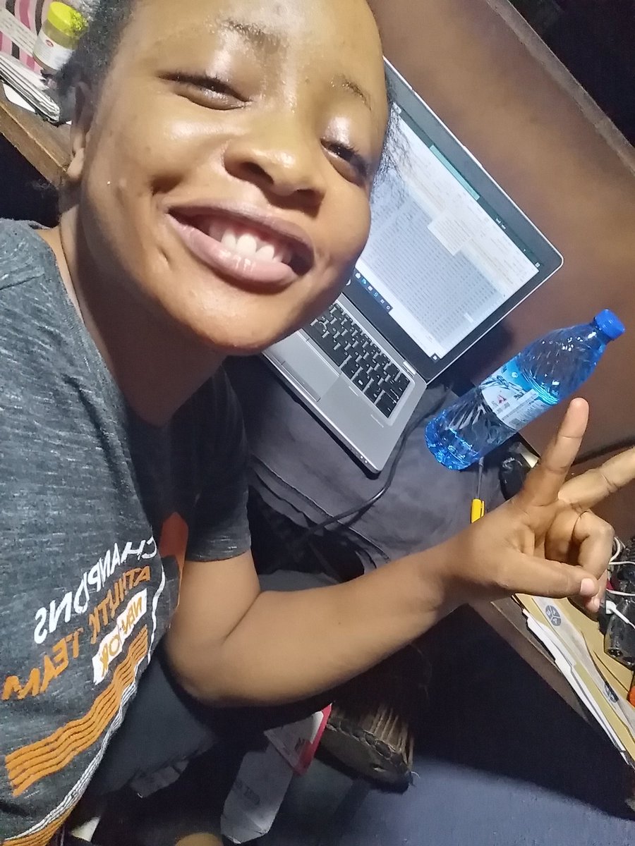 FineAgabus's tweet image. I took this picture in July to remind myself that, I must finish well. I left my comfort zone to meet up with task(s) with borrowed space &amp;amp; power supply at night(s)🤣. 

I was nursing an àccident injury. @DevTobs became a huge blessing in the second half of the year. @VephlaUni