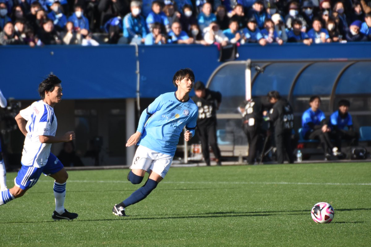 Tomoda9562's tweet photo. 皆んなが大好きな謙介。やっぱり青が似合うよ。
#yokohamafc #横浜FC #中村俊輔 #中村俊輔引退試合 #ありがとう俊輔 #JDREAMS #YOKOHAMAFCFRIENDS #佐藤謙介 https://t.co/dX2GD8XGdM