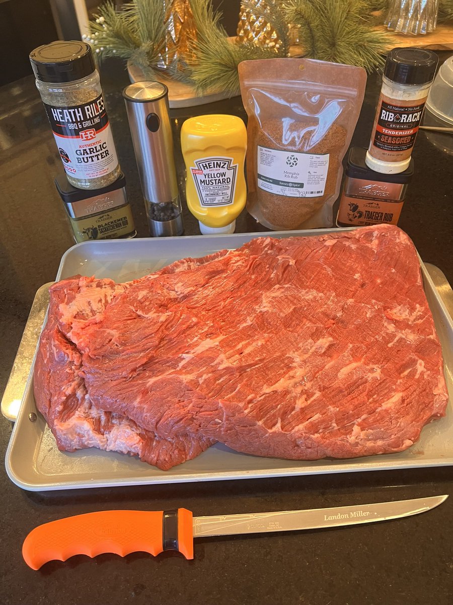 ZL1DER's tweet photo. Brisket seasoning will include @SavorySpiceShop @TraegerGrills @KraftHeinzCo #RibRack @HeathRilesBBQ https://t.co/tLnINVgxxM