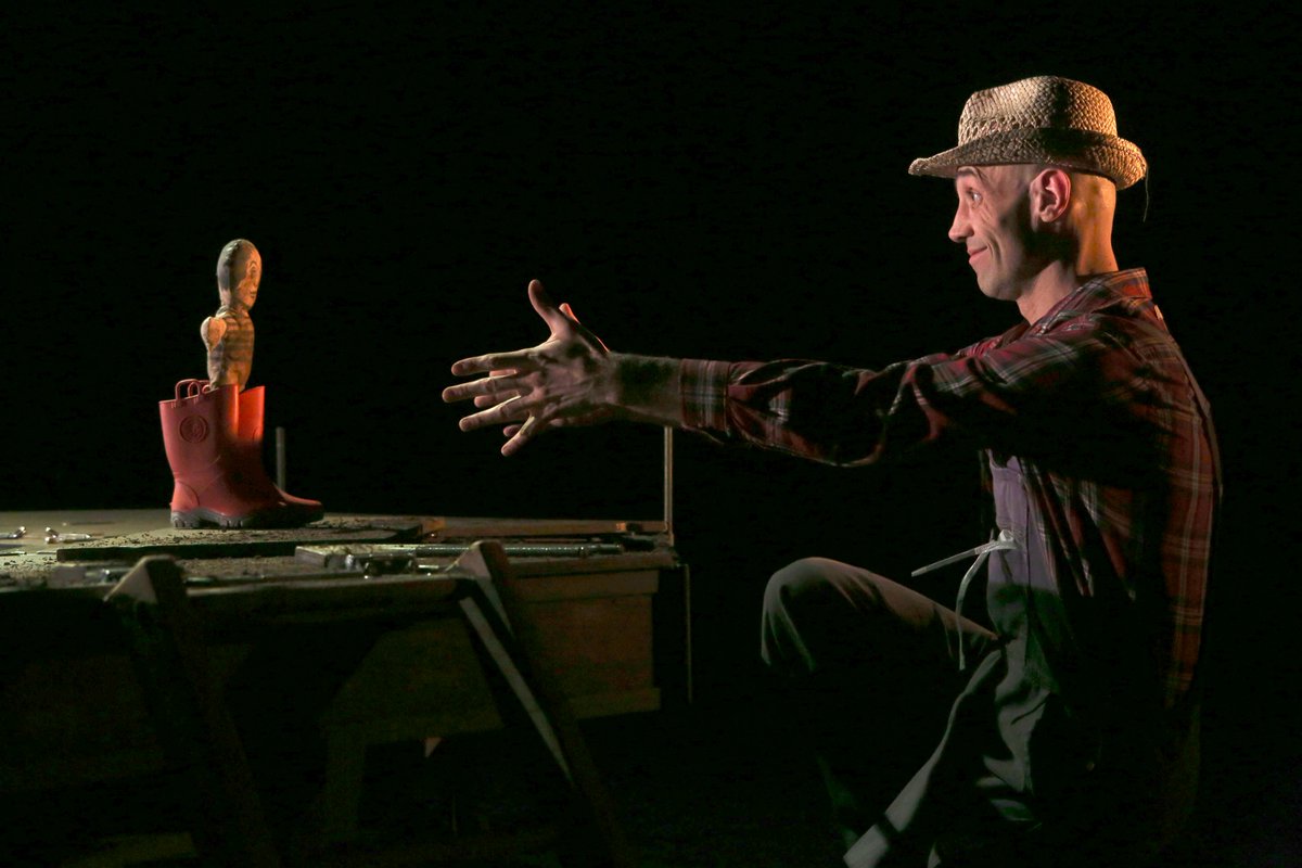 [LE JARDINIER] 
La Compagnie présentera cette semaine à la Maison Du Théâtre d'Amiens "Le Jardinier" de Mike Kenny

Le spectacle fête ses 10 ans de création cette année ! Nous sommes ravis de faire cette reprise à la MTA !