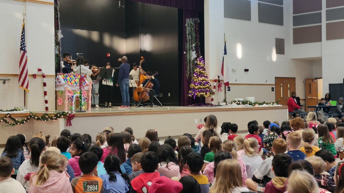 Thank you <a href="/reedyorch/">Reedy Orchestra</a> for starting our week off with beautiful holiday music! 🎵 <a href="/ReedyLions/">Reedy High School</a> <a href="/C_E_Dellinger/">CarrieDellinger</a>