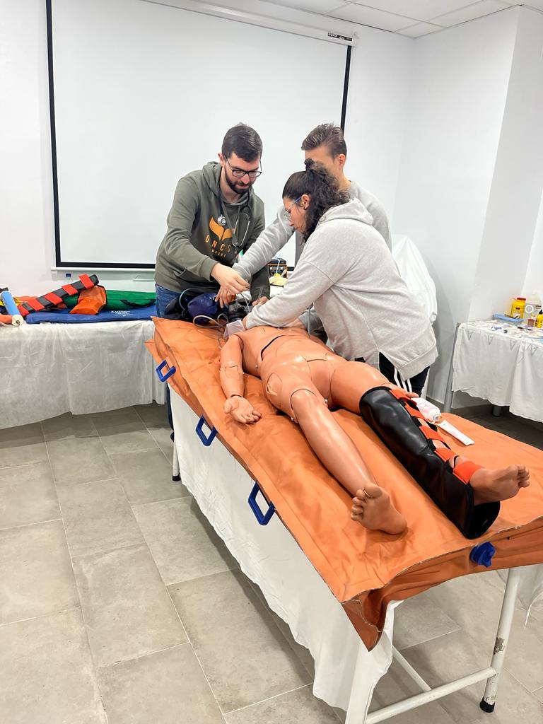 Recientemente también hemos impartido un curso e atención inicial al #trauma grave en el hospital con el Plan Andaluz de Urgencias y Emergencias #PAUE dirigido  a profesionales <a href="/saludand/">Consejería de Salud y Consumo</a> en Sevilla 🏥👩‍⚕️🧑‍⚕️<a href="/AguadoJavier/">Javier Aguado Campos</a>