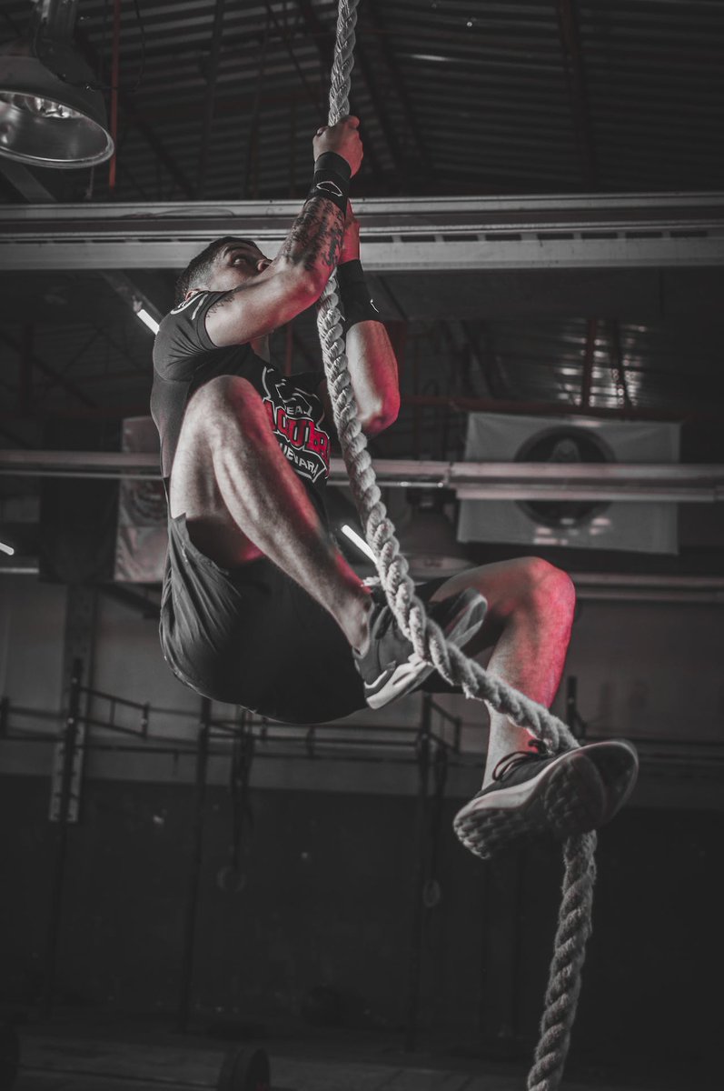 Scaling new heights, one climb at a time. 💪 Conquer your limits with Romix fitness gear. #ClimbHigher #RomixFitness #fitness #fitnessmotivation