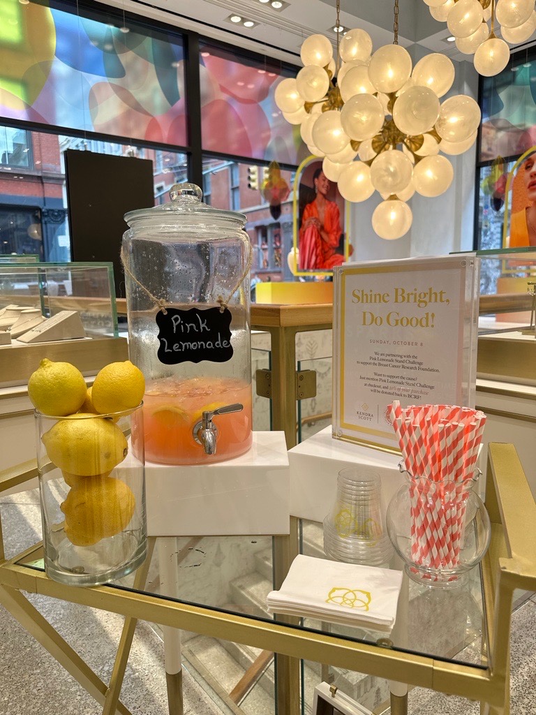 #MakeAStandMonday shines a spotlight on our amazing pop-up event at the @KendraScott SOHO location. 🍋✨ It's truly heartwarming to witness everyone coming together to support the @BCRFcure & join us in our mission to #BeTheEnd of breast cancer. 💕