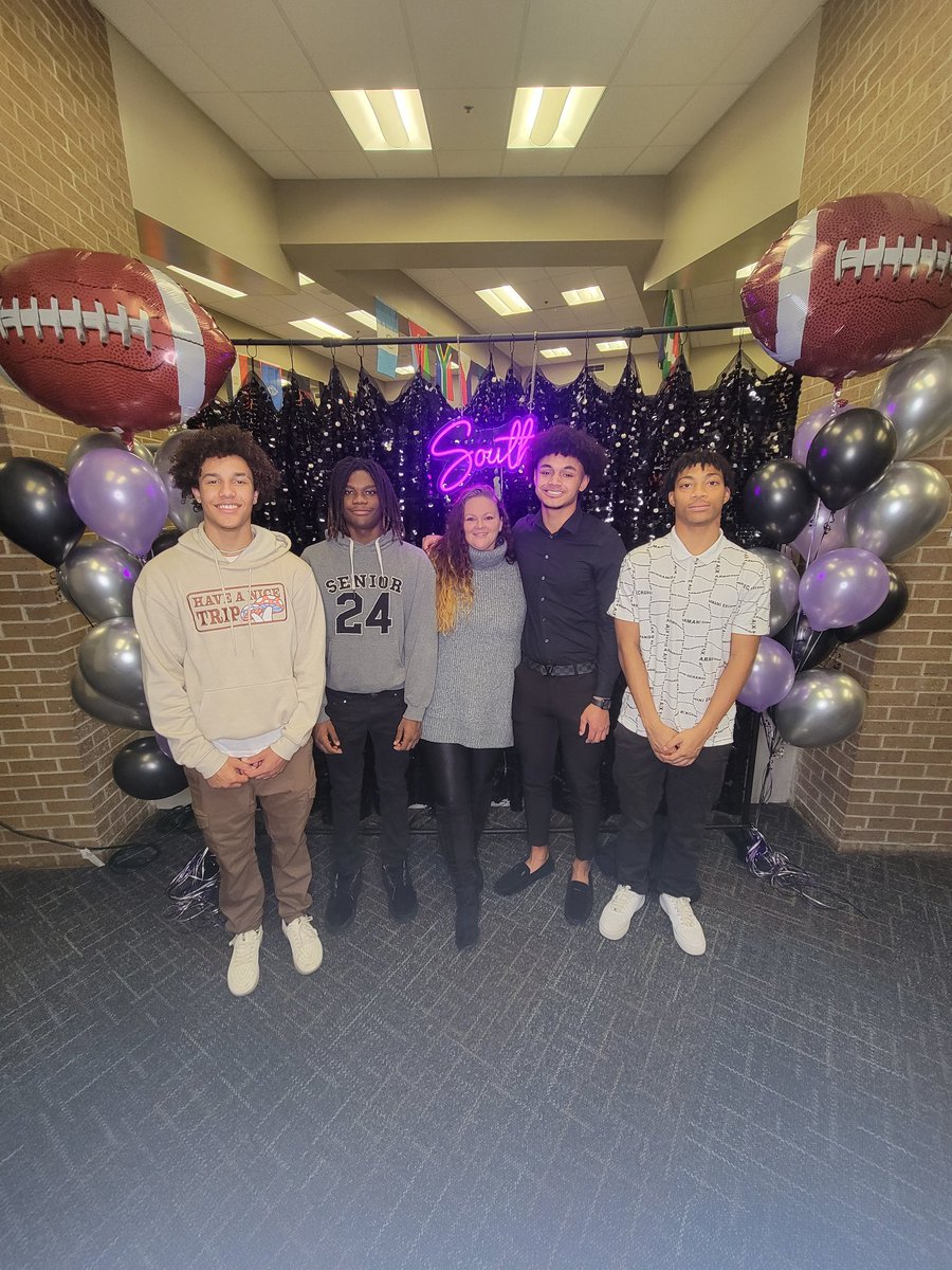 2023 Banquet was a success! And congrats to my guy <a href="/DAnteWells21/">D’Ante Wells</a> for getting Defensive MVP!! Proud of you,  Baby! 💜💪