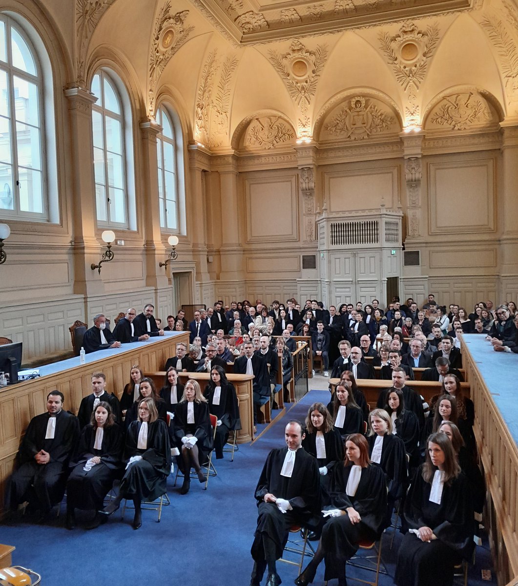 Prestation des serments pour 21 nouveaux avocats devant <a href="/CA_Angers/">CA Angers</a>  en présence des bâtonniers <a href="/Batonnierdelav1/">Batonnier de laval</a> , <a href="/BarreauAngers/">Barreau d’Angers</a> <a href="/barreaulemans/">Barreau du Mans</a>  
 et de très nombreux avocats. Bienvenue à eux dans la famille judiciaire.