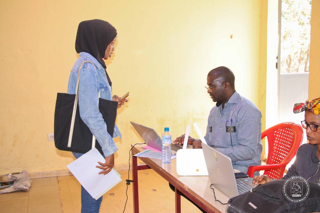 Processus d'enrôlement et de biometrisation des nouveaux étudiants de L'ISSMV de Dalaba
<a href="/Mesrs_Gn/">MESRSI GN</a> <a href="/etudiantguineen/">L’Étudiant Guinéen</a> <a href="/sidibe_diaka/">Dr Diaka SIDIBÉ</a> <a href="/mamadouambianc1/">Dr. Mamadou Kouyaté</a> 
<a href="/oumar_sily/">Alpha Oumar Sily DIALLO</a>