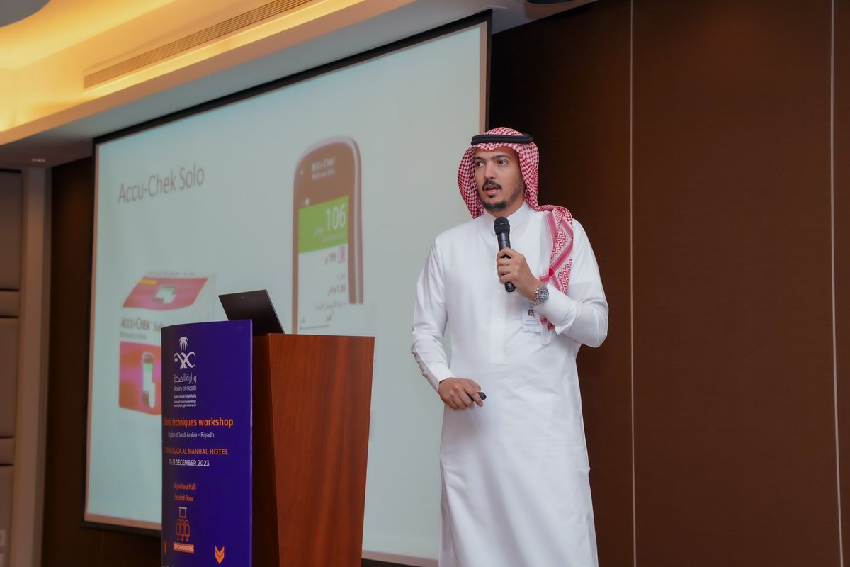 AsimAlqurashi's tweet photo. اختتمنا اليوم  ورشة عمل تقنيات السكري الحديثة والتي كانت على مدار يومين علمية وعملية و المعرض المصاحب لها. https://t.co/1AIdlRlQ29