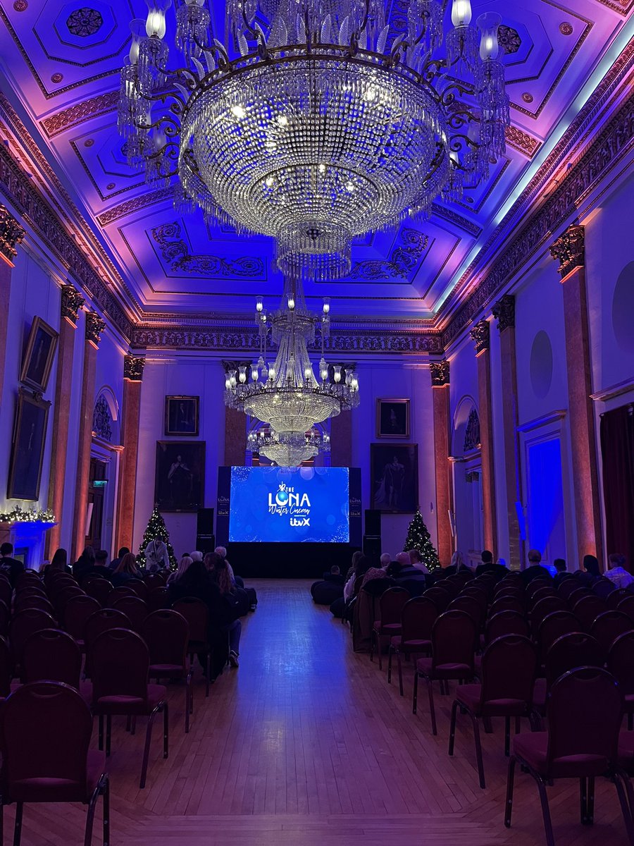 Gorgeous venue for Edward Scissorhands tonight <a href="/TheLunaCinema/">The Luna Cinema</a> 🌲