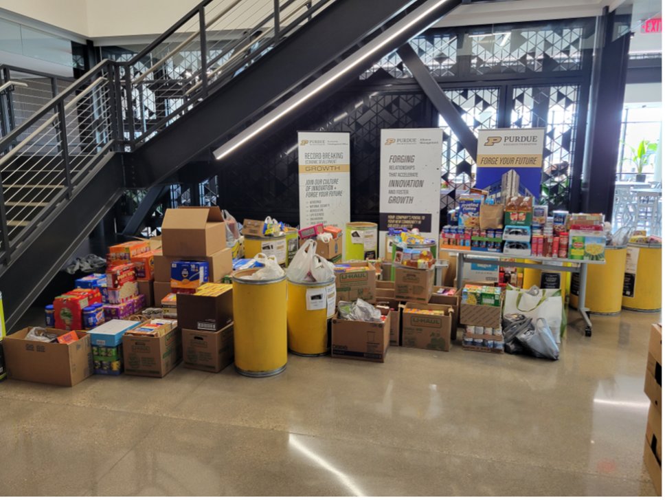 5,000 pounds of food collected = 4,200 meals for families! 

We’re proud to participate in the @PurdueResFound food drive benefiting @FoodFinders and are grateful for any opportunity to give back to the community we love so much!