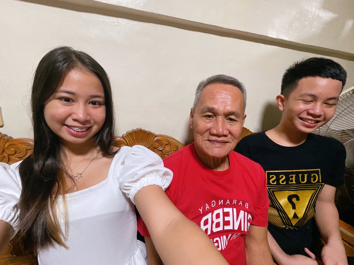 chestroberii's tweet image. hapibertday lolooo!! hersheys kisses🩵