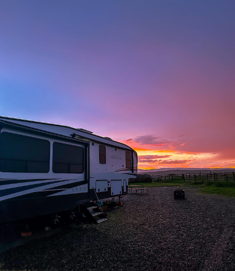 🌅 The sky's canvas, our RV's stage! Witness stunning sunsets out on the road with Arcadia.

📸: usandthemutts

#KeystoneRV #KeystoneArcadia #CampBetter #KRVBrandAmbassador #RVLifestyle #RVingCommunity #RVadventure