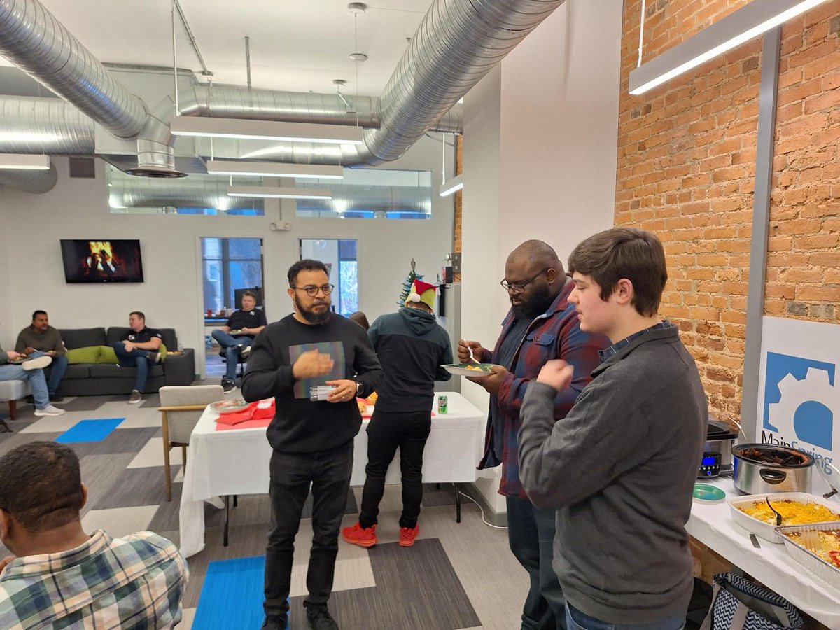 goMainSpring's tweet image. 🎉🍲 Tis' the Season for Joy and Potluck Feasts! 🎁✨
This afternoon, we kicked off the festive vibes at our Holiday Party and White Elephant Gift Exchange! 🎄❄️
Cheers to the simple joys and the incredible bonds that make this season special! 🥂