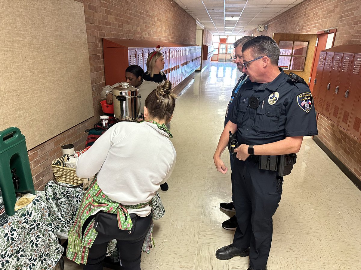 @MurchisonMats PTSA & administrators are bringing holiday cheers to teachers and staff all around the building today! #coffeecart #thankyou #happyholidays