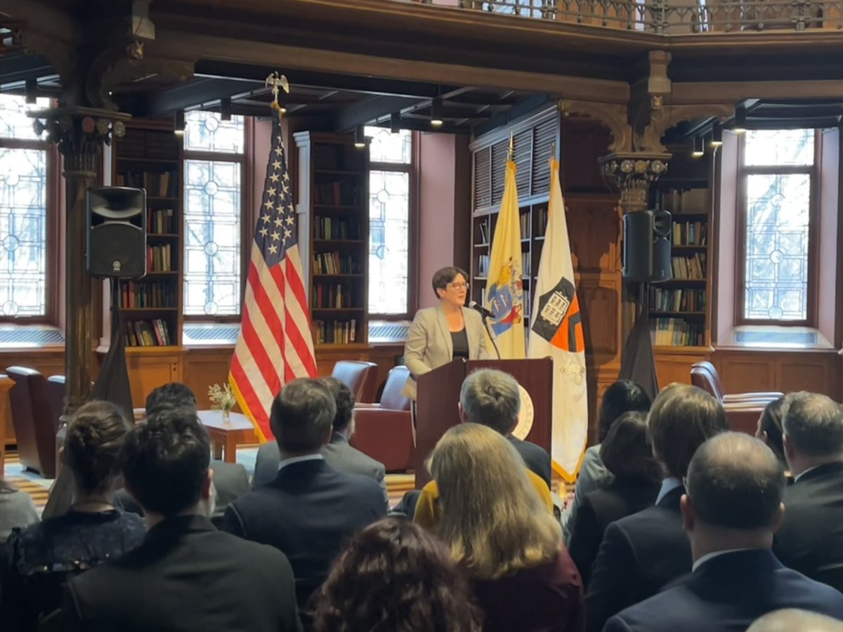 This morning, #PrincetonU's President Eisgruber, Provost @jrexnet, @GovMurphy, NJ CIO @BethNoveck and @NewJerseyEDA CEO @TimSullivan510 are on hand to announce plans for a new #AI hub that will advance research, create jobs and strengthen New Jersey’s innovation ecosystem.