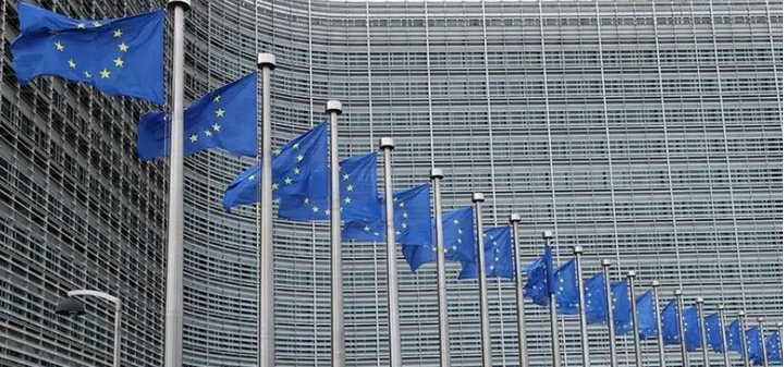 UsineGes's tweet photo. Climat : l'Union européenne n'atteindra pas ses objectifs à 2030. https://t.co/F0JmXWyJxv #renouvelable #MDE #puitsdecarbone #ecosystemes https://t.co/vv3mEitli8