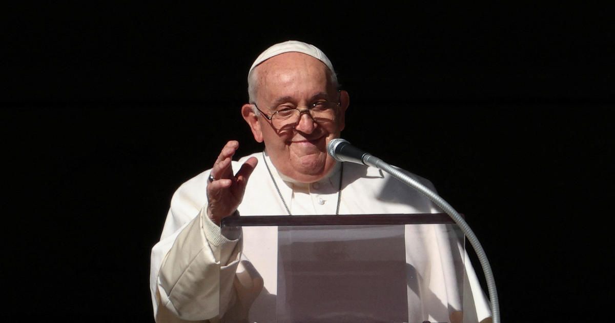 Pope Francis says priests can bless same-sex couples but marriage is between a man and a woman cbsnews.com/chicago/news/p…