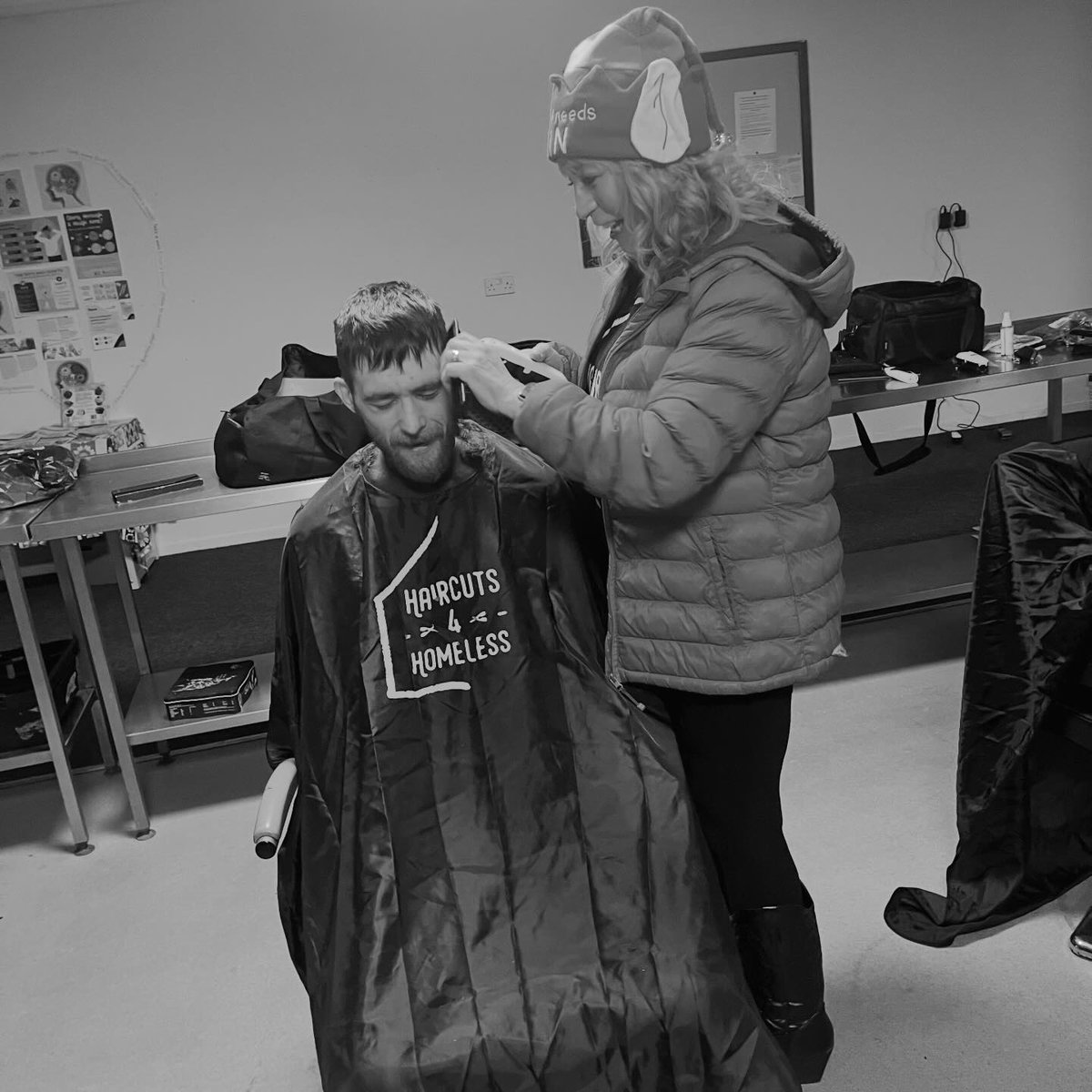 Emmaus Mossley 💚 (@emmausmossley) on Twitter photo Massive thanks to <a href="/Hair4HomelessMS/">Haircuts4Homeless (Manchester & Liverpool)</a> for visiting us today and for the very generous support throughout 2023.
Season's greetings to all <a href="/Hair4HomelessUK/">Haircuts4HomelessUK</a> volunteers and we look forward to seeing you again in the New Year. 💚 Massive thanks to <a href="/Hair4HomelessMS/">Haircuts4Homeless (Manchester & Liverpool)</a> for visiting us today and for the very generous support throughout 2023.
Season's greetings to all <a href="/Hair4HomelessUK/">Haircuts4HomelessUK</a> volunteers and we look forward to seeing you again in the New Year. 💚