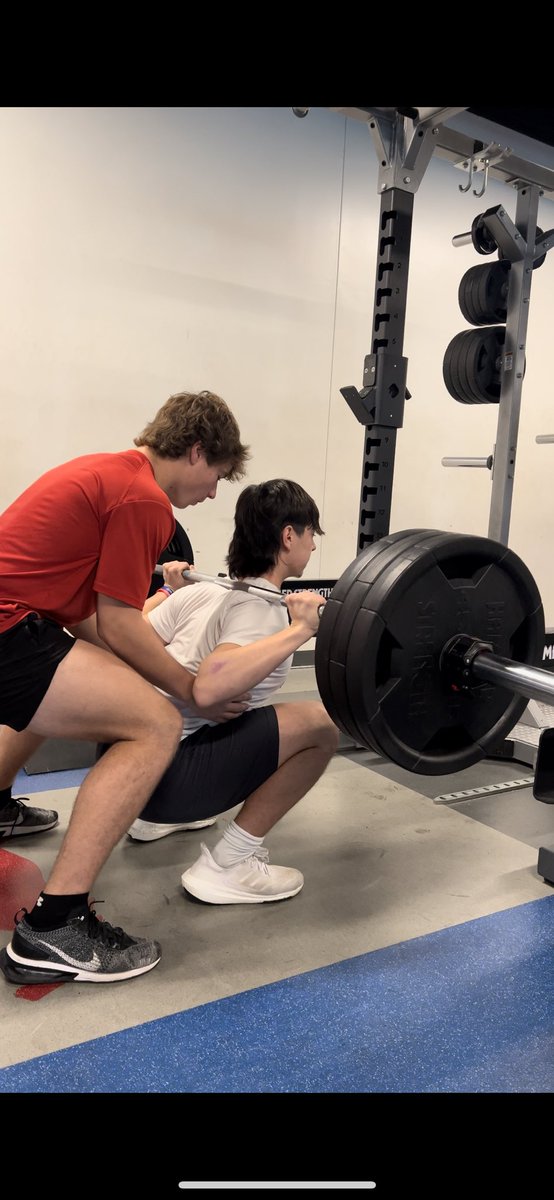 How The Bottom Of a Squat Should Look High School Sophomore. 4 Second Eccentric. This Is The Hardest Point Of a Squat. This Is Where You Grow, Both Physically & Mentally. Don’t Cheat The Process.